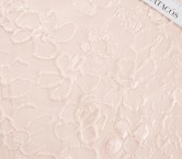 Jacquard relieve floral crema